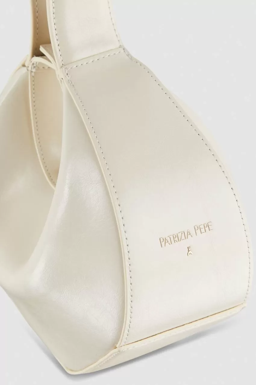 borsa_a_mano_bangle_bag_in_pelle_3-1.webp Patrizia Pepe Bangle Bag | A Mano<Borsa a mano Bangle Bag in pelle