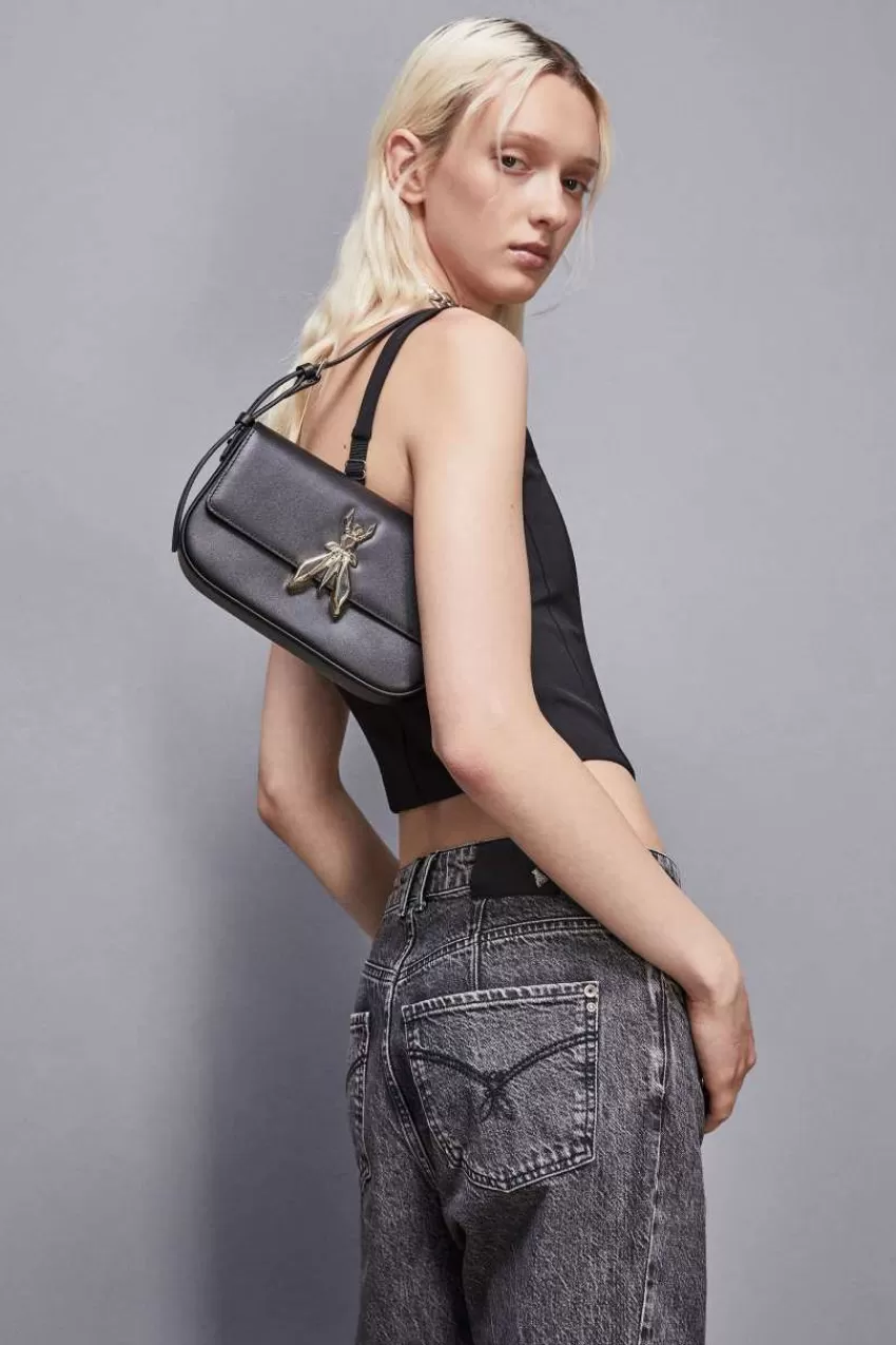 borsa_a_spalla_in_pelle_con_tracolla_7.webp Patrizia Pepe Tracolla<Borsa a spalla in pelle con tracolla