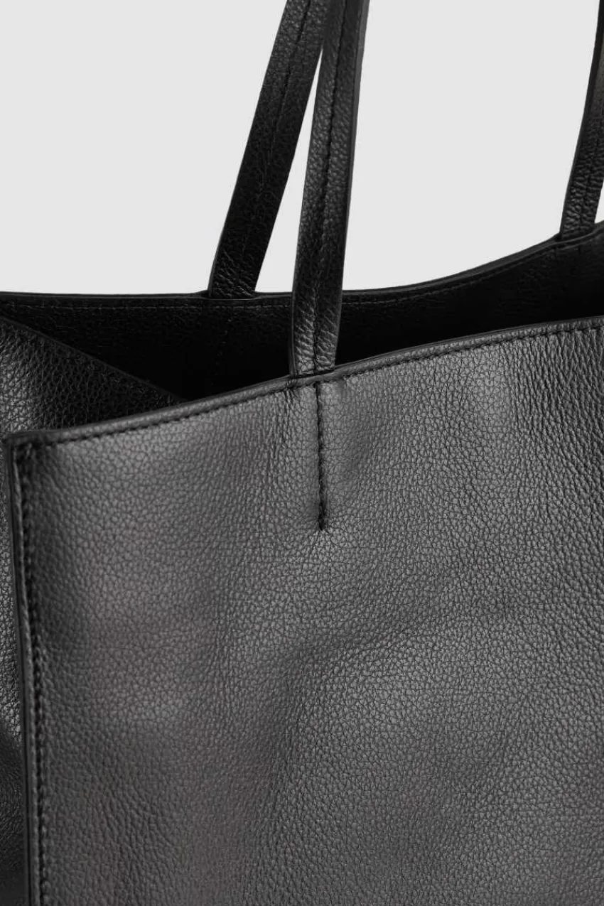 borsa_shopping_in_pelle_martellata_3.webp Patrizia Pepe Shopping<Borsa shopping in pelle martellata