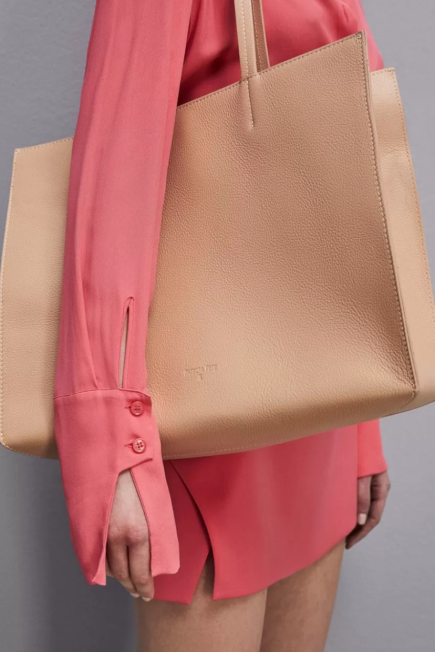 borsa_shopping_in_pelle_martellata_5-3.webp Patrizia Pepe Shopping<Borsa shopping in pelle martellata