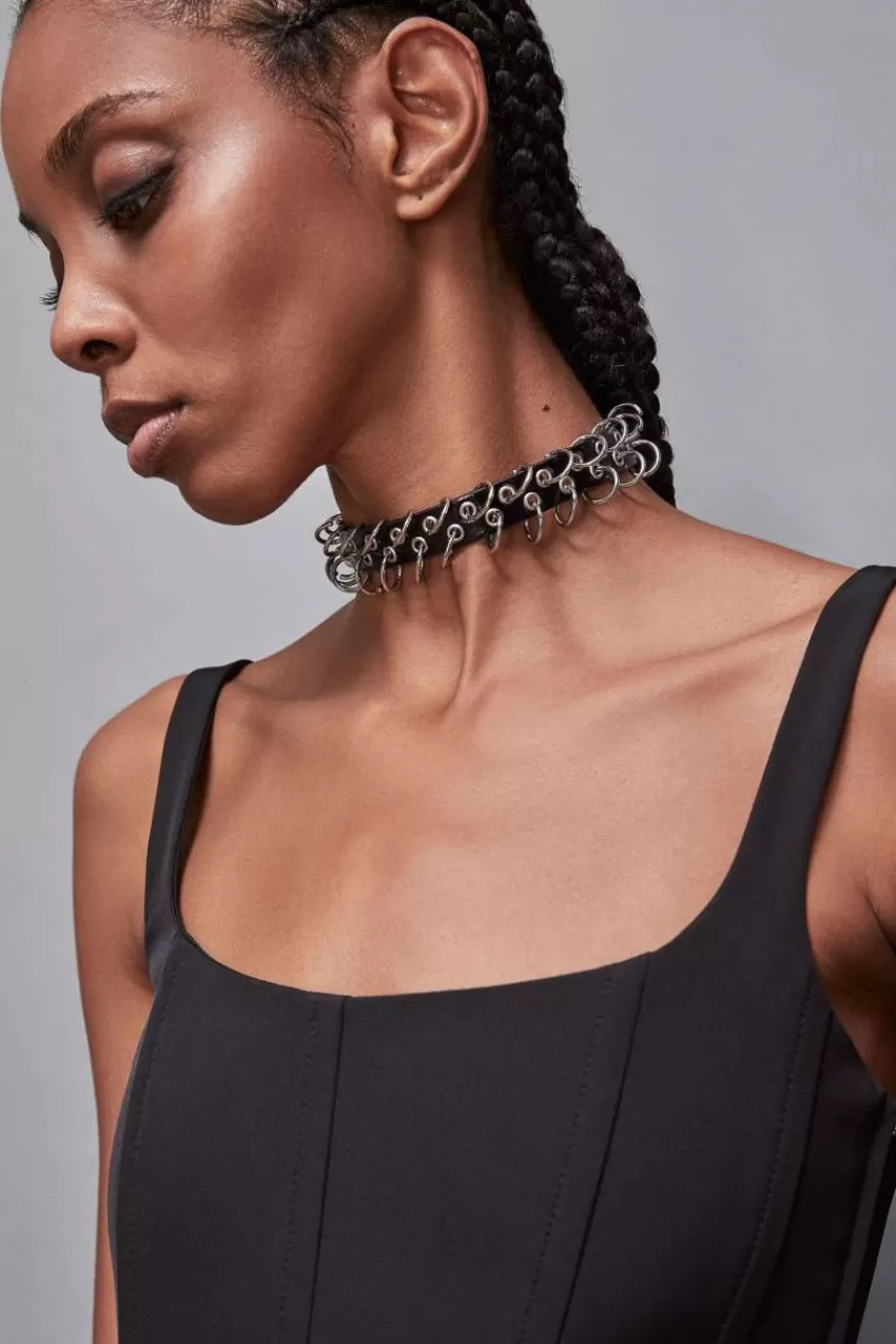 choker_con_borchie_in_nikel_e_pelle_2.webp Patrizia Pepe Collane<Choker con borchie in nikel e pelle