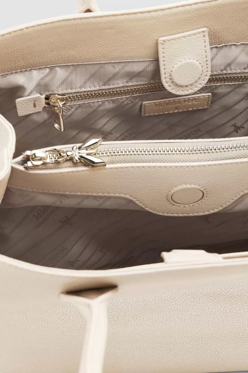 fly_borsa_shopping_in_pelle_con_tracolla_4-1.webp Patrizia Pepe Shopping | A Mano<Fly Borsa shopping in pelle con tracolla