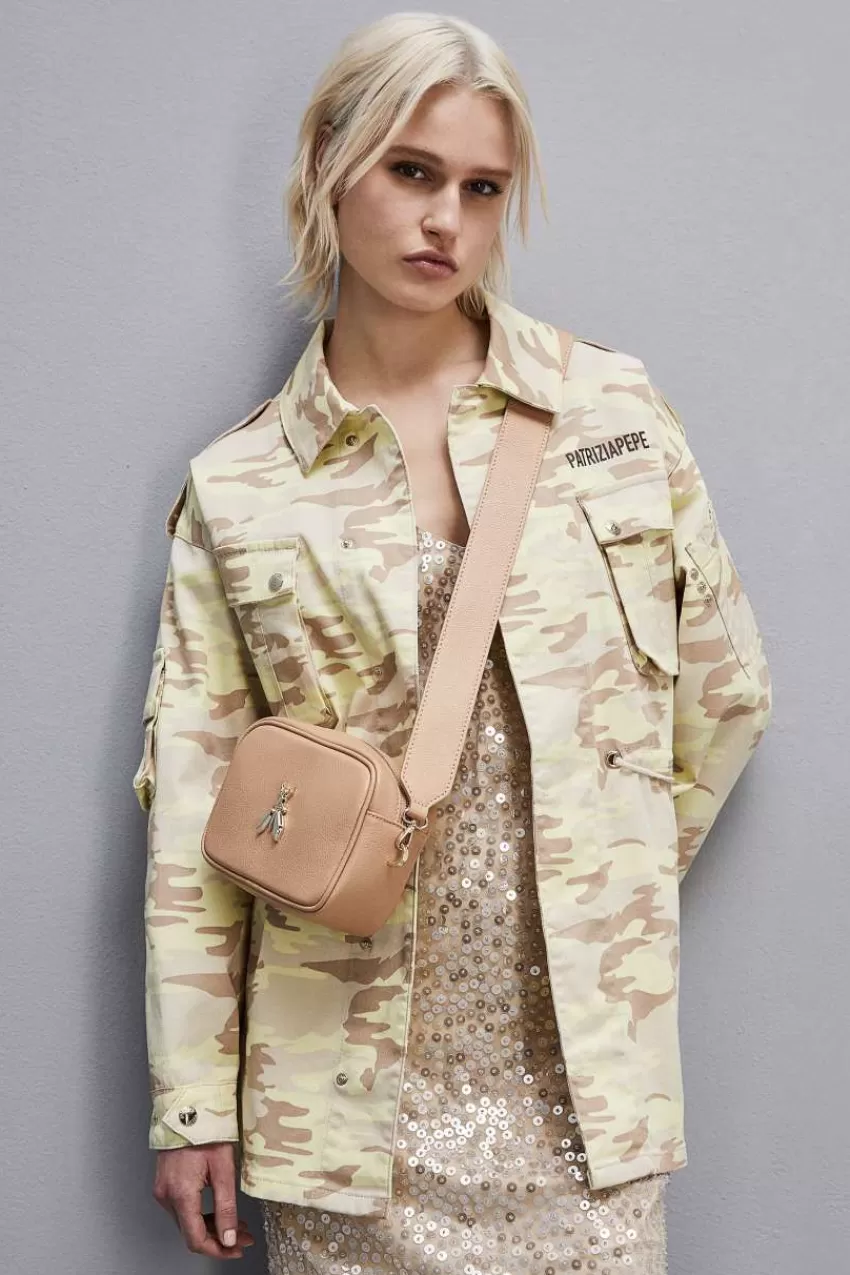 fly_camera_bag_a_tracolla_in_pelle_6-1.webp Patrizia Pepe Tracolla<Fly Camera bag a tracolla in pelle