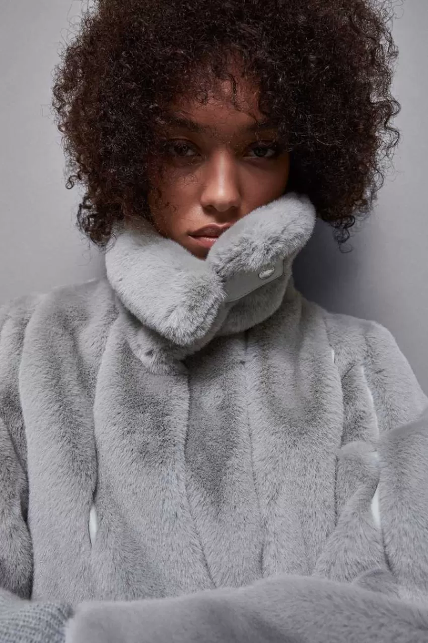 giubbotto_corto_in_tessuto_sintetico_3-2.webp Patrizia Pepe Cappotti<Giubbotto corto in tessuto sintetico