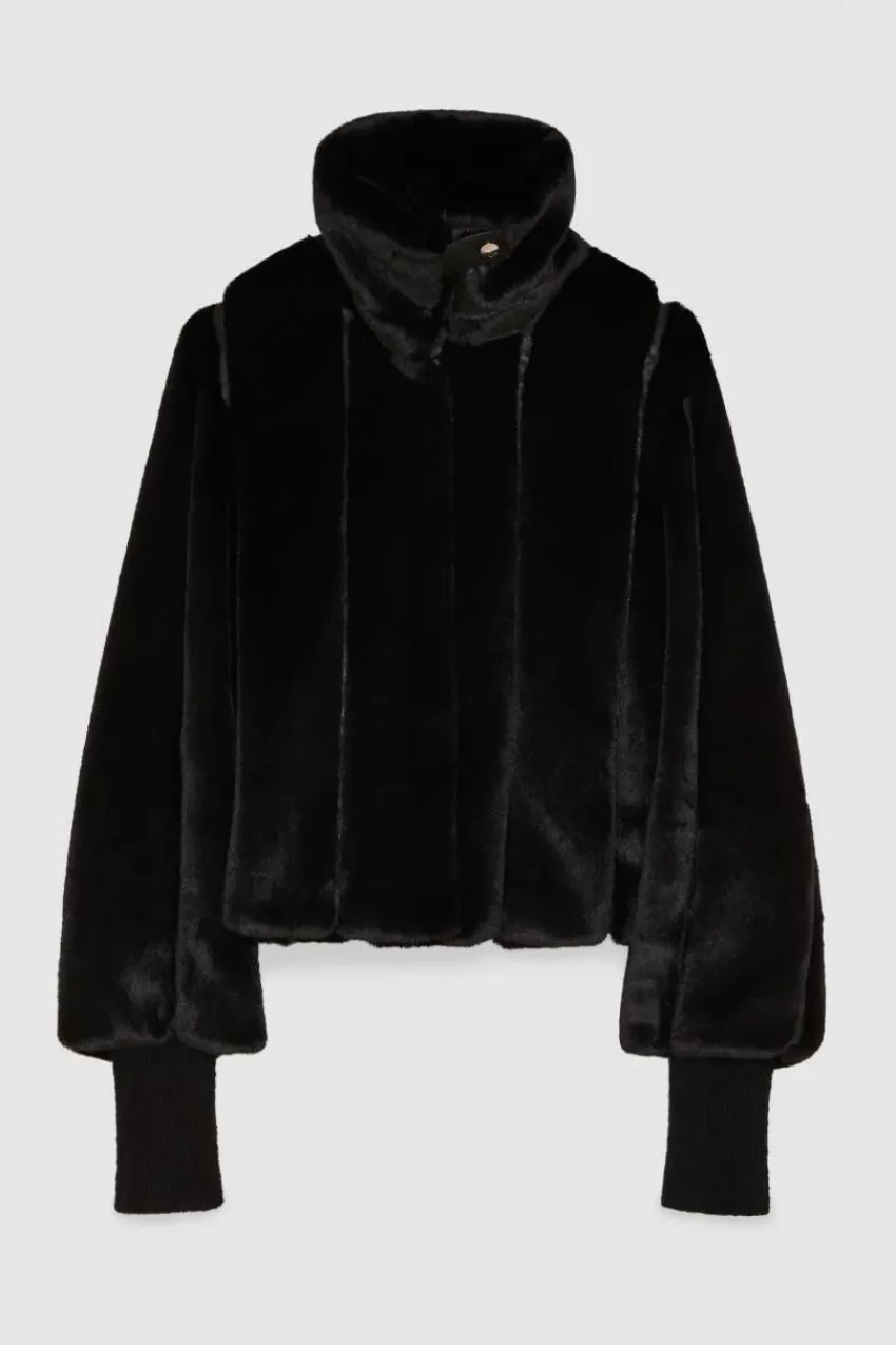 giubbotto_corto_in_tessuto_sintetico_4-3.webp Patrizia Pepe Cappotti<Giubbotto corto in tessuto sintetico