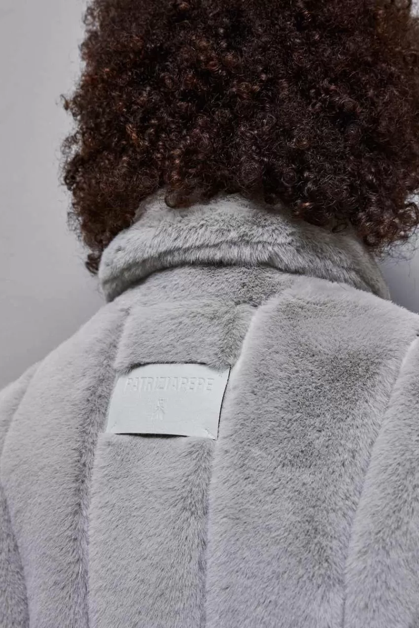 giubbotto_corto_in_tessuto_sintetico_6.webp Patrizia Pepe Cappotti<Giubbotto corto in tessuto sintetico