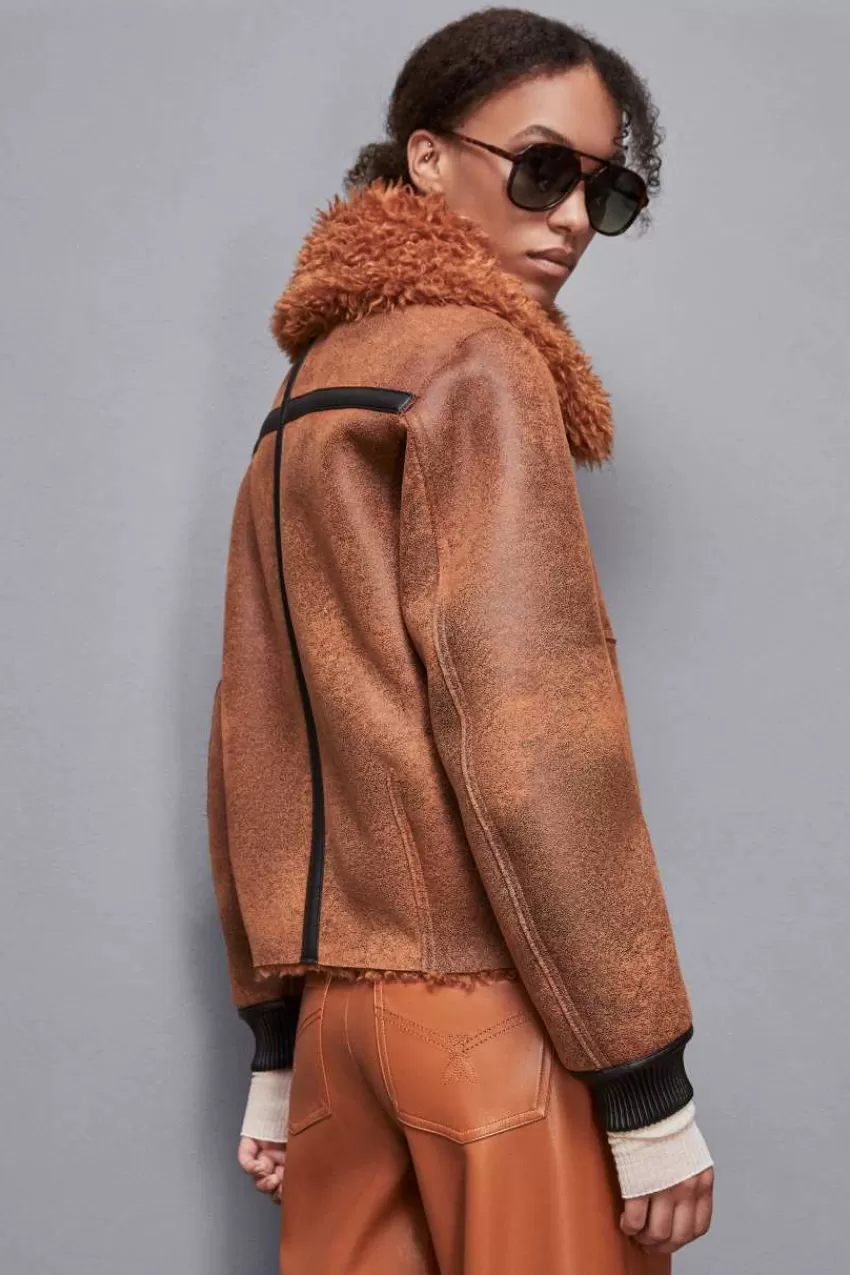 giubbotto_corto_reversibile_6.webp Patrizia Pepe Cappotti<Giubbotto corto reversibile