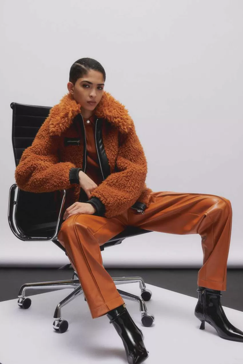 giubbotto_corto_reversibile_7.webp Patrizia Pepe Cappotti<Giubbotto corto reversibile