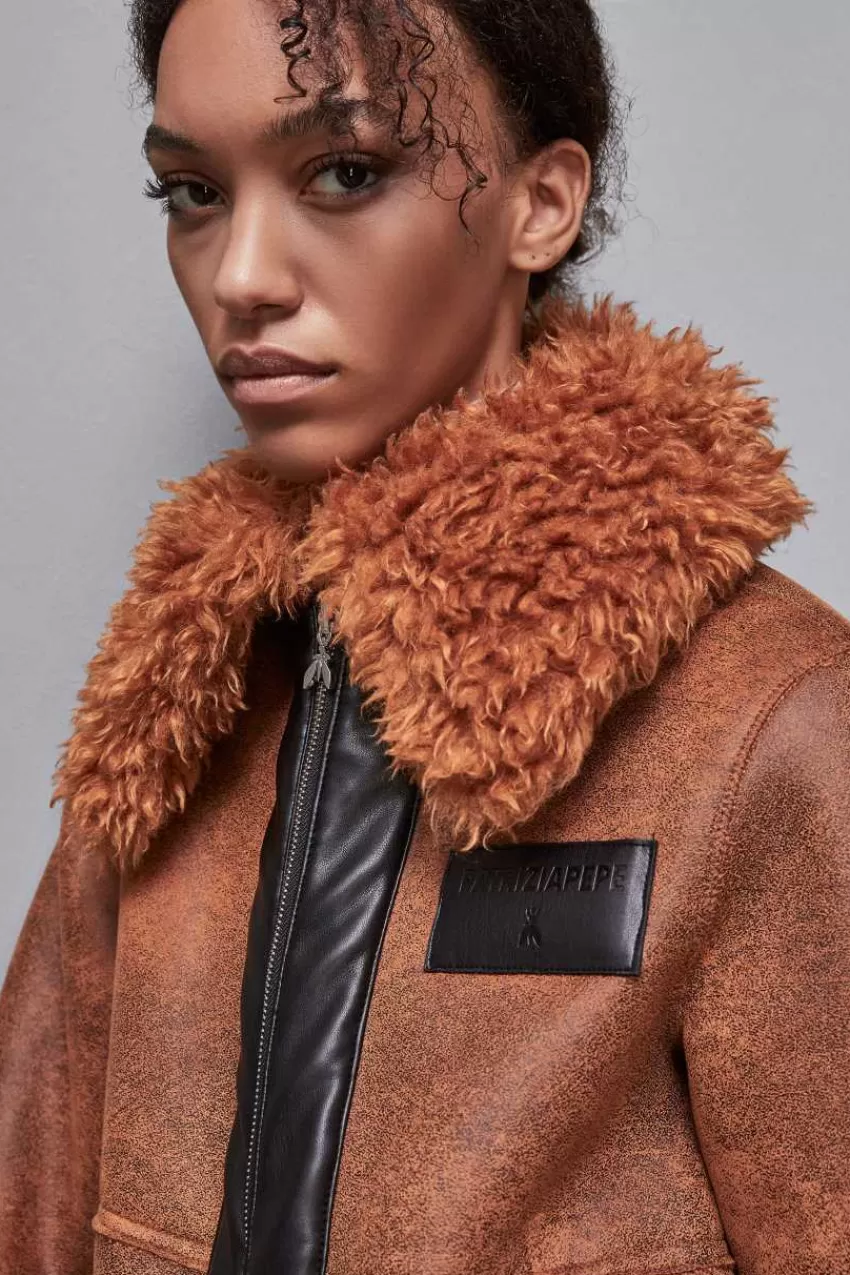 giubbotto_corto_reversibile_8.webp Patrizia Pepe Cappotti<Giubbotto corto reversibile