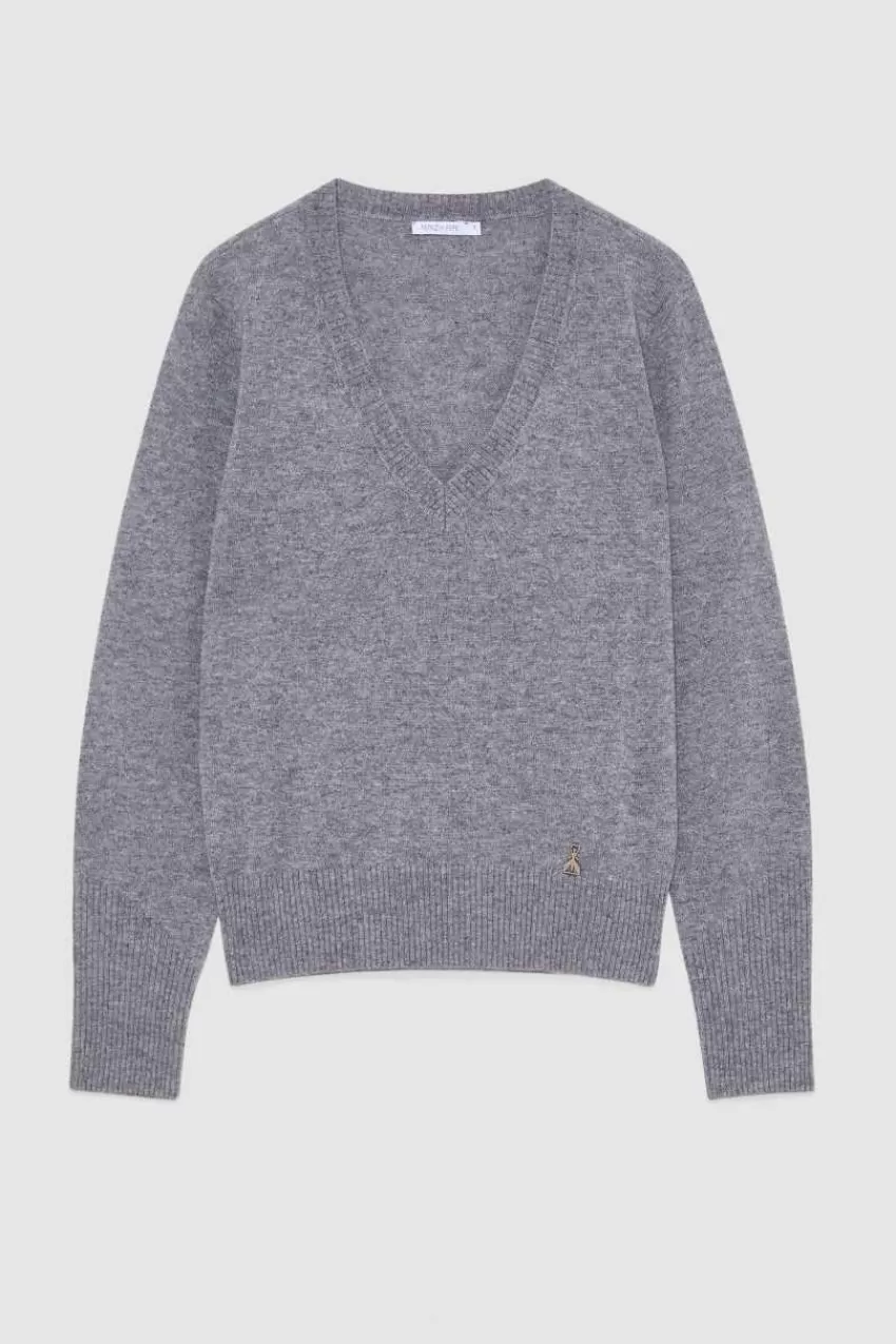 maglia_con_scollo_a_v_in_cashmere_4-1.webp Patrizia Pepe Maglie<Maglia con scollo a "V" in Cashmere