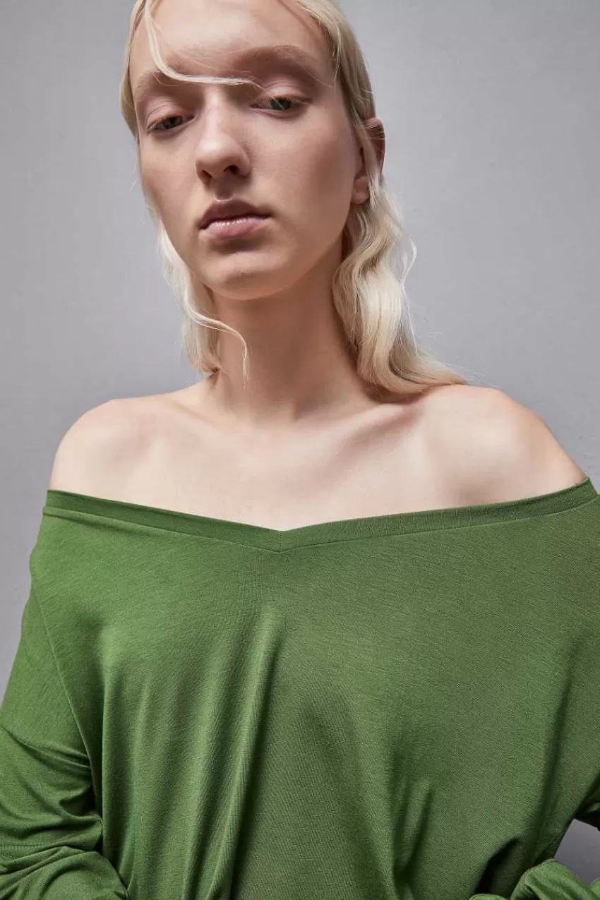 maglia_maniche_lunghe_in_viscosa_essential_5.webp Patrizia Pepe Tops<Maglia maniche lunghe in viscosa Essential