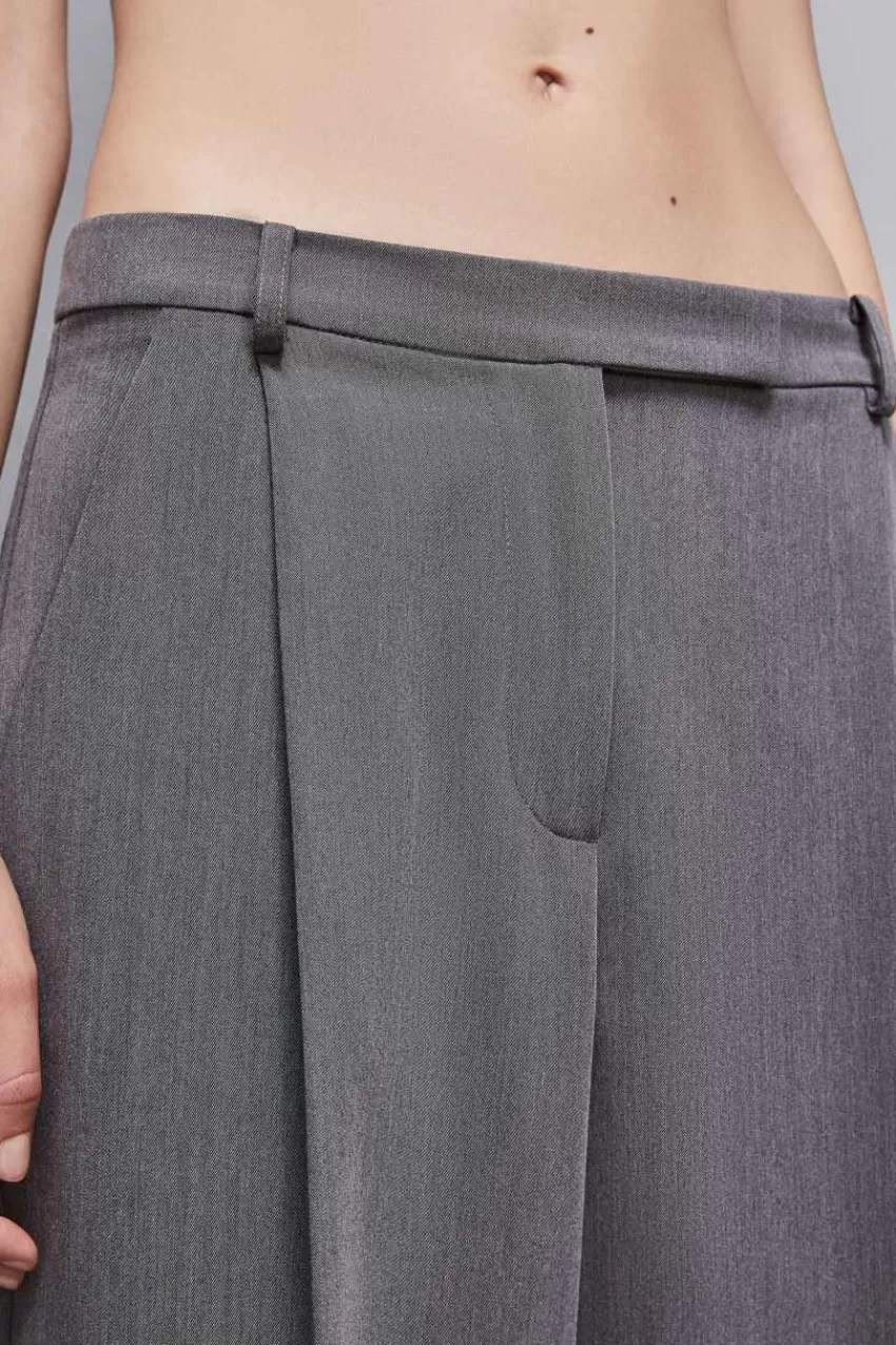 pantaloni_con_pieghe_in_viscosa_essential_3.webp Patrizia Pepe Tailleur | Palazzo<Pantaloni con pieghe in viscosa Essential