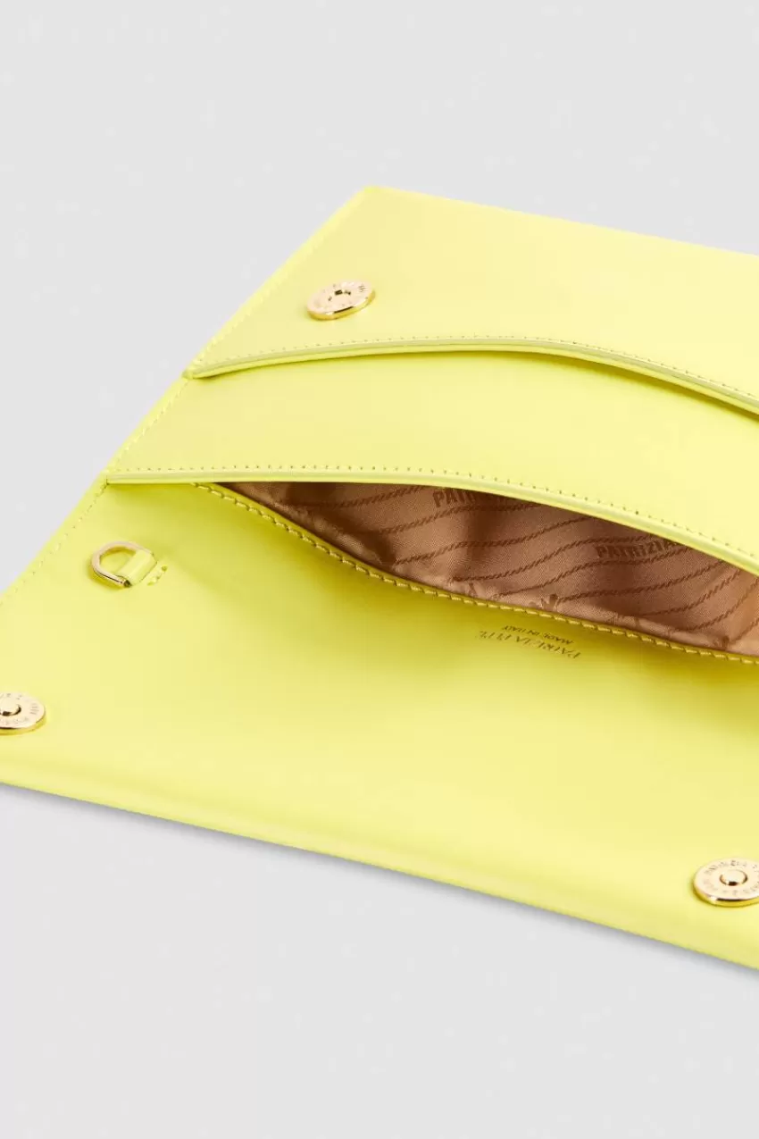 pochette_fly_in_pelle_con_catena_4.webp Patrizia Pepe Pochette<Pochette Fly in pelle con catena