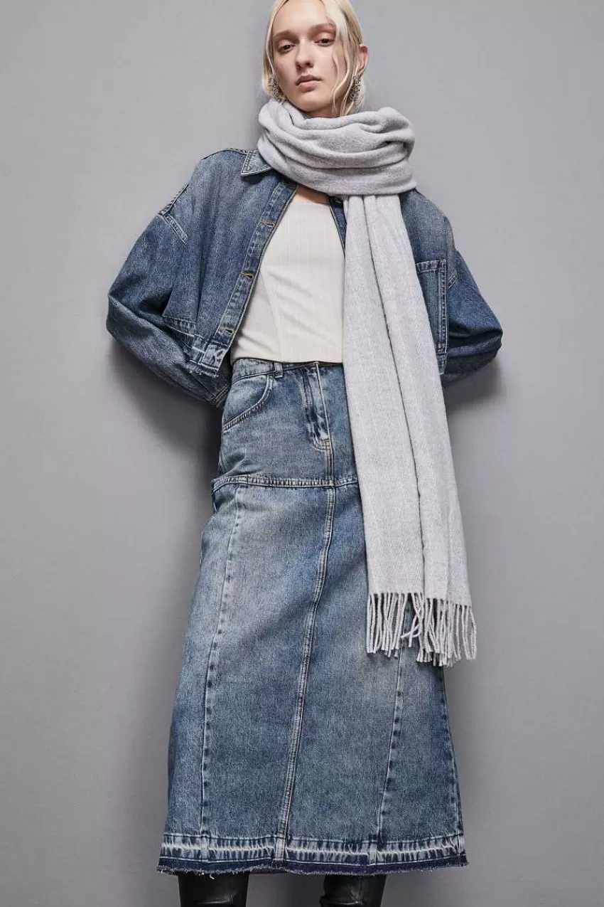 sciarpa_gessata_in_tessuto_misto_lana_3-1.webp Patrizia Pepe Foulard<Sciarpa gessata in tessuto misto lana