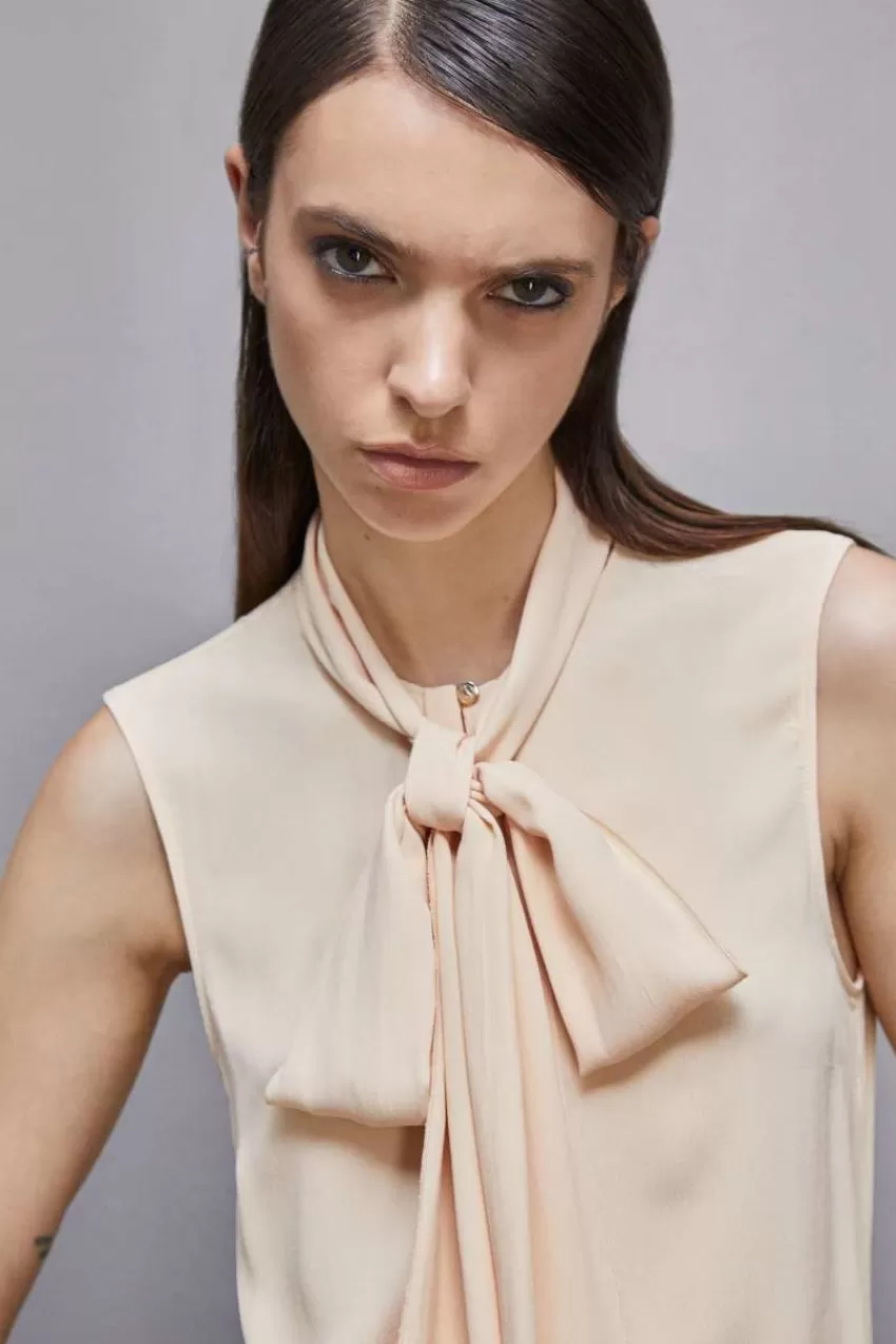 top_in_crepe_essential_3.webp Patrizia Pepe Bluse<Top in crepe Essential